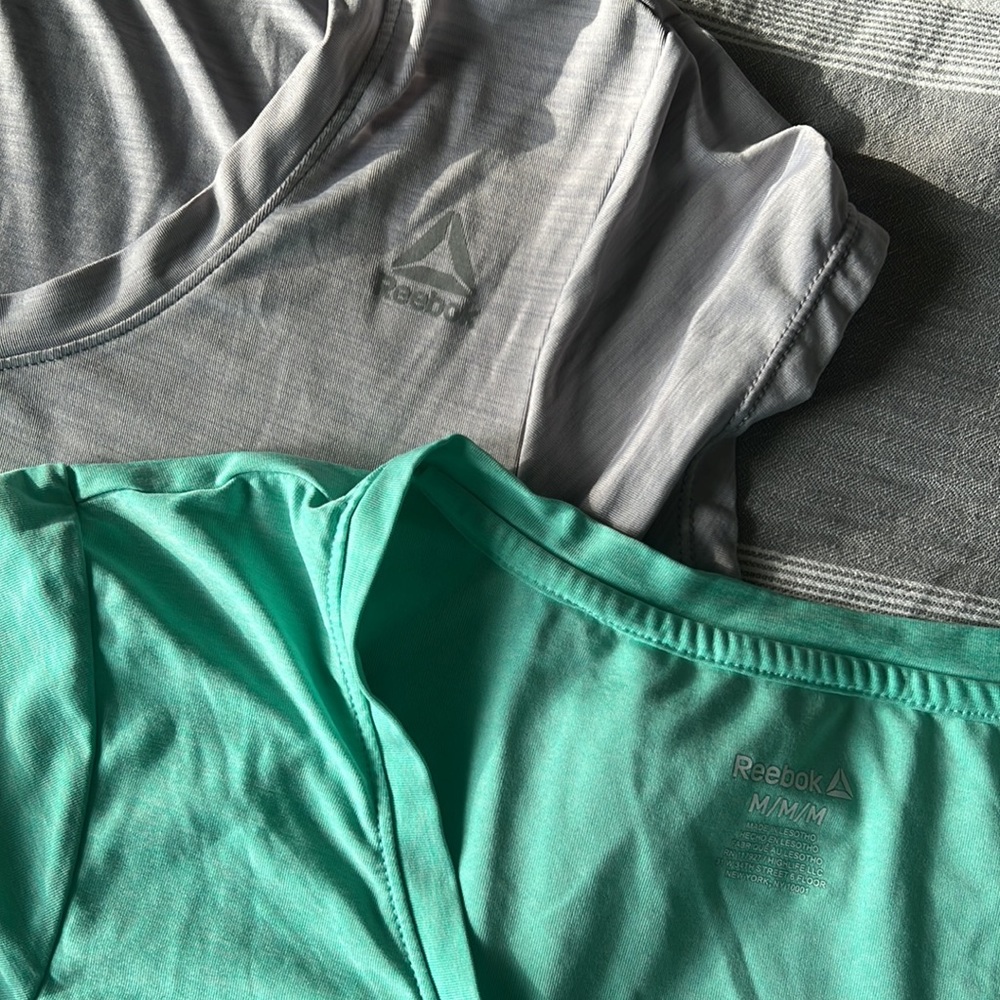 Bundle of rebook shirts like new! - Picture 2 of 6